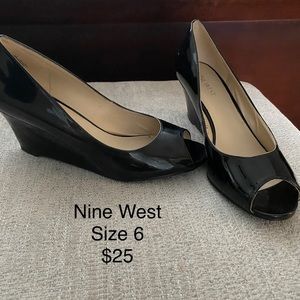 Women’s black wedges
